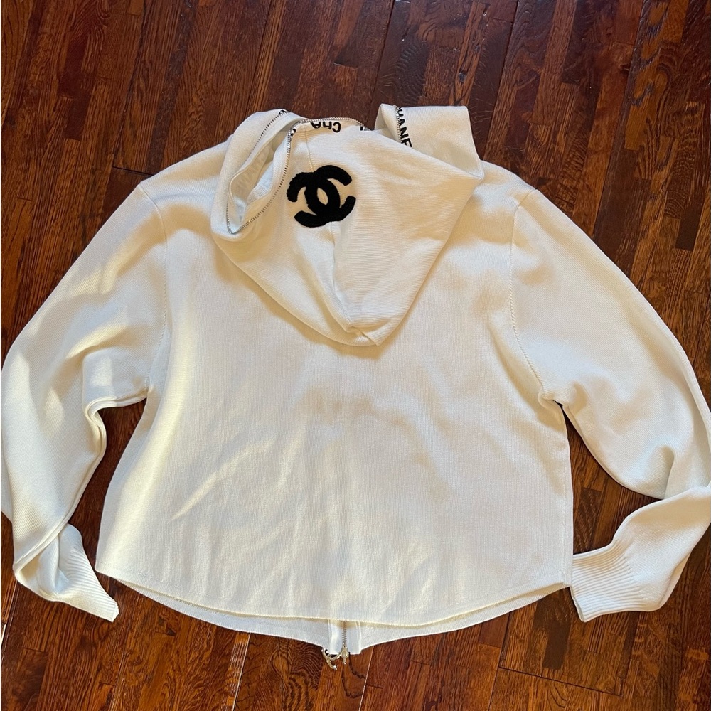 CC Cream Short Hoodie with Logo Accent - Picture 2 of 6
